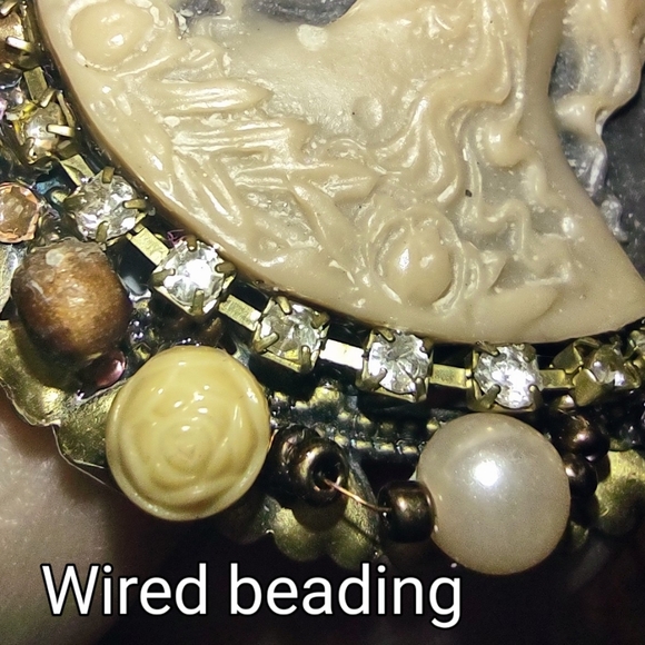 Distressed Green & Gold Vintage Ivory Cameo Brooch Restored - Picture 10 of 12